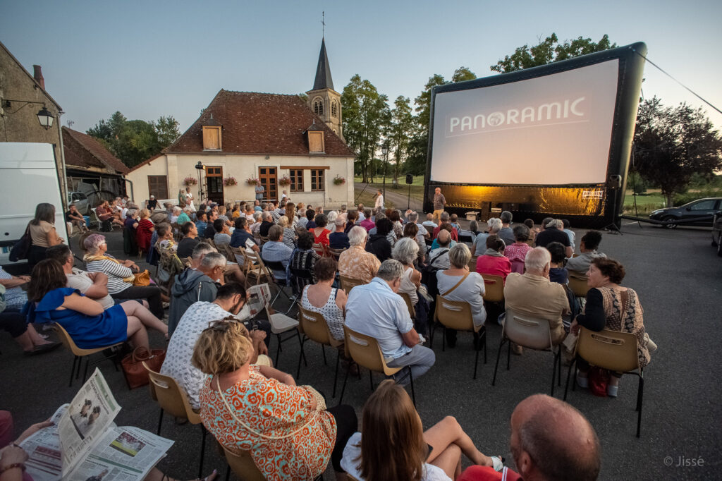 Depuis le début des années 2000, le village de Nannay organise le festival de cinéma Les Conviviales / Photo par Les Conviviales