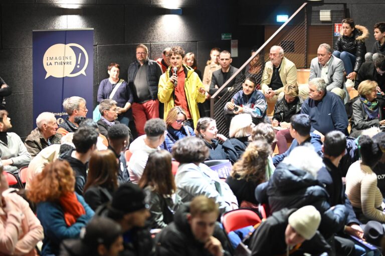 Une rencontre organisée dans le cadre d’Imagine la Nièvre au Café Charbon à Nevers / Photo par Conseil départemental de la Nièvre