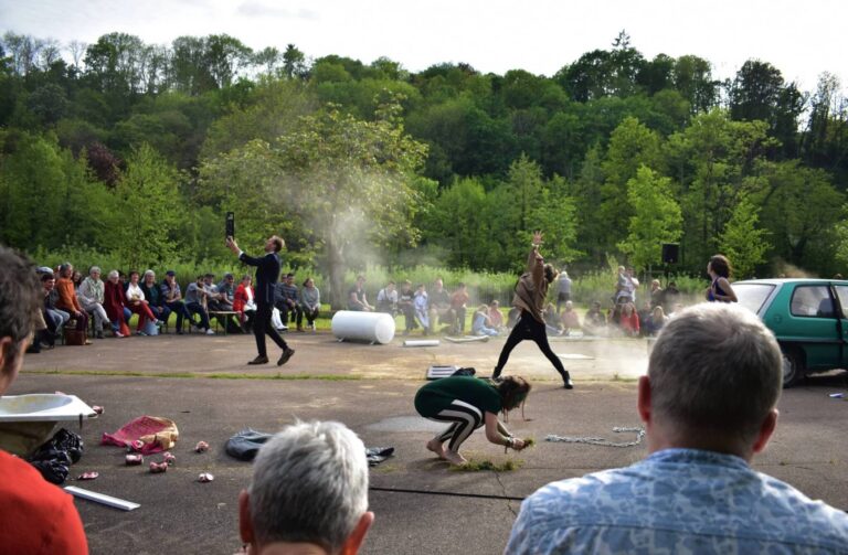 Le festival itinérant des arts de la rue de La Transverse revient du 1er au 9 août dans 7 villes et villages de la Nièvre / Photo par le Festival des arts de la rue de La Transverse