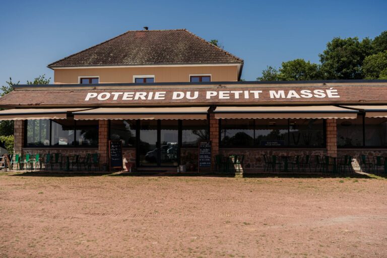 L’ancienne poterie de Tamnay-en-Bazois s’est métamorphosée en Eco-parc sous l’impulsion d’un Britannique / Photo par Romain Liger pour Koikispass