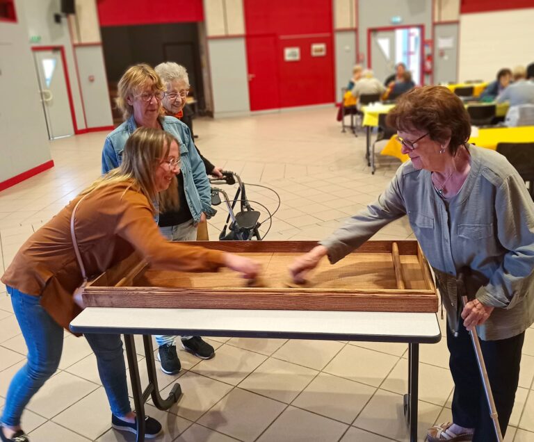 Le centre social Entre Loire et Morvan à Fours mène de nombreuses actions à destination des seniors / Photo par Centre social Entre Loire et Morvan