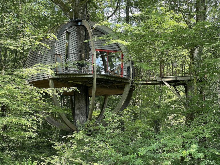 L'une des cabanes du Domaine Les Galants / DR