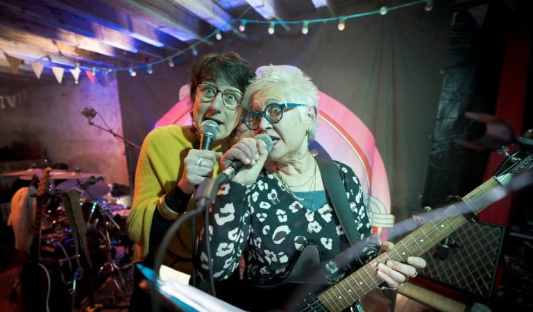 Un concert à la ferme de Neuftables à Luthenay-Uxeloup qui organise la Fête de l'agriculture paysanne ce week-end / Photo par Galubre