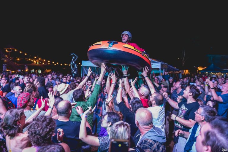 Ancienne fabrique de tuyaux en grès, la Poèterie se transforme en dancefloor géant ce 4 septembre / Photo par la Poèterie