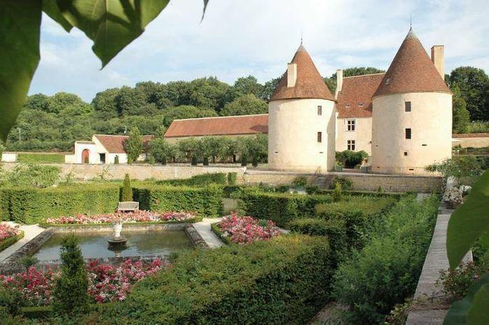 Le château de Corbelin à La Chapelle-Saint-André / Photo par château de Corbelin